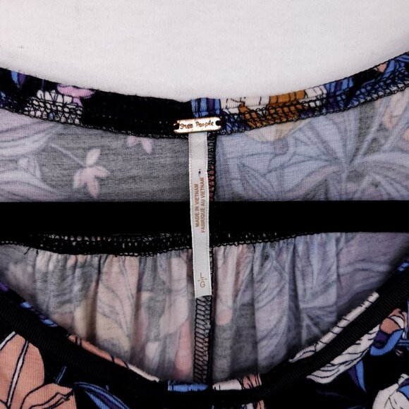 Free People Keepin' On Tee Tropical Blouse Size Large Dolman 3/4 Sleeve Floral - Picture 10 of 15